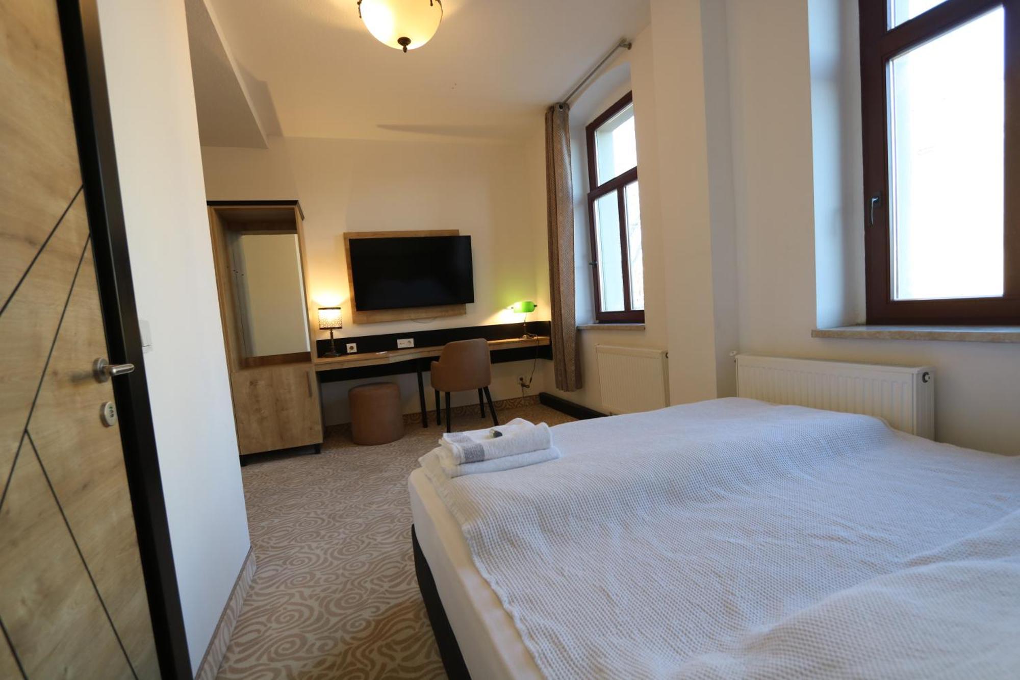 Hotel Am Fluss Saale à Weißenfels Extérieur photo
